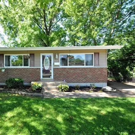 Buy this 3 bed house on 870 Kostka Lane in Florissant, MO 63031