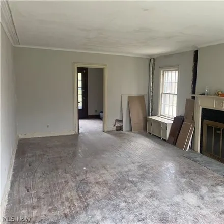 Image 5 - 16804 Holbrook Road, Shaker Heights, OH 44120, USA - House for sale