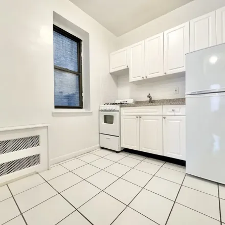 Image 4 - 417 East 81st Street, New York, NY 10028, USA - Apartment for rent