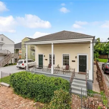 Image 2 - 818 First Street, New Orleans, LA 70130, USA - House for sale