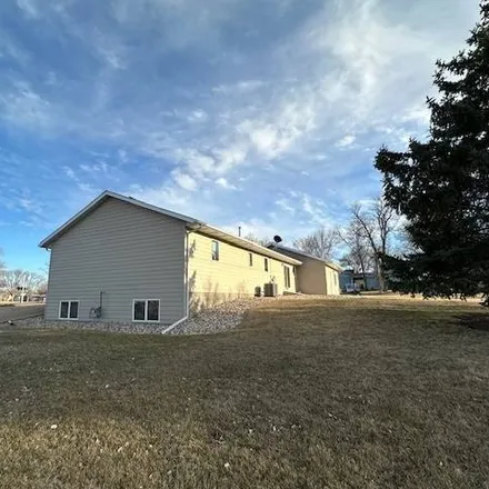 Image 3 - Wentworth City Office, 216 South Main Avenue, Wentworth, Wentworth Township, SD 57075, USA - House for sale