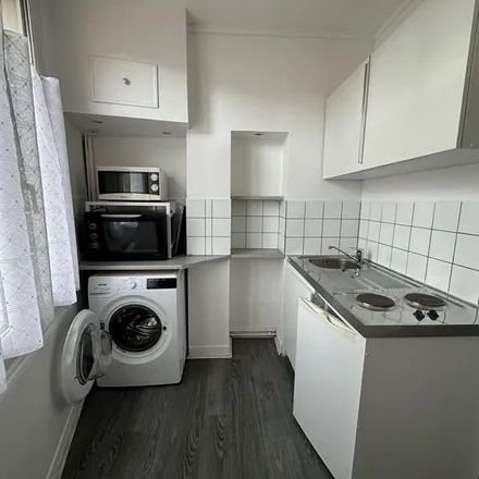 Image 3 - 14 Rue du Hoc, 76610 Le Havre, France - Apartment for rent