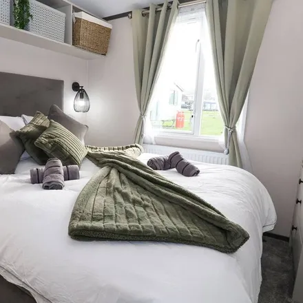 Rent this 3 bed townhouse on Heslerton in YO17 8EN, United Kingdom