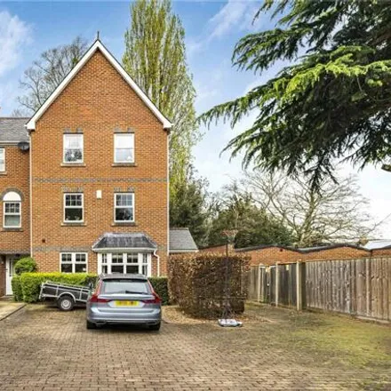 Buy this 5 bed townhouse on Middle Way in Summertown, Oxford