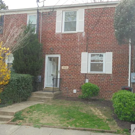 Rent this 3 bed townhouse on 2947 Sycamore St