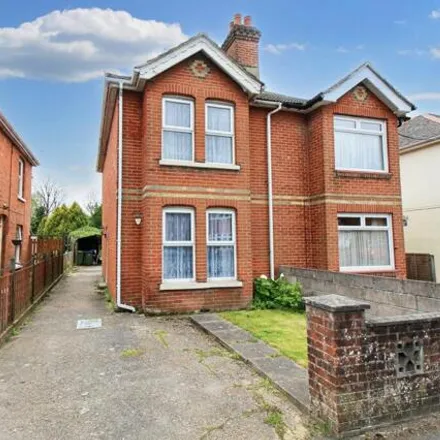 Buy this 3 bed duplex on 19 Newtown Road in Southampton, SO19 9HX