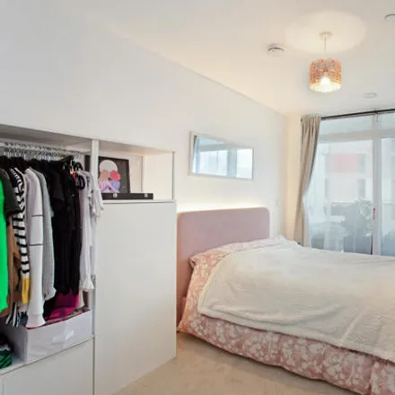 Image 5 - Hugero Point, Rennie Street, London, SE10 0GS, United Kingdom - Apartment for sale