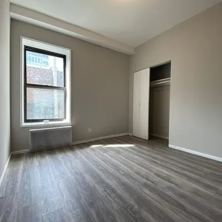 Rent this 3 bed apartment on 314 East 100th Street in New York, NY 10029