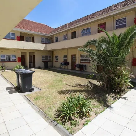 Rent this 2 bed apartment on 2nd Avenue in Glenlily, Parow
