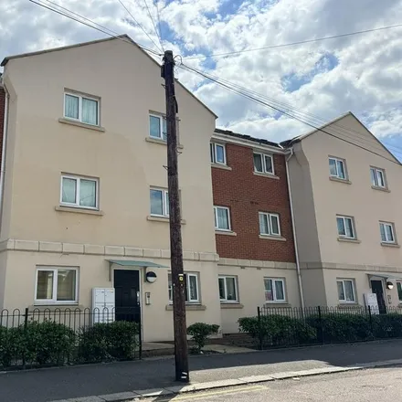 Rent this 2 bed apartment on Guildford Road in Southend-on-Sea, SS2 5AR