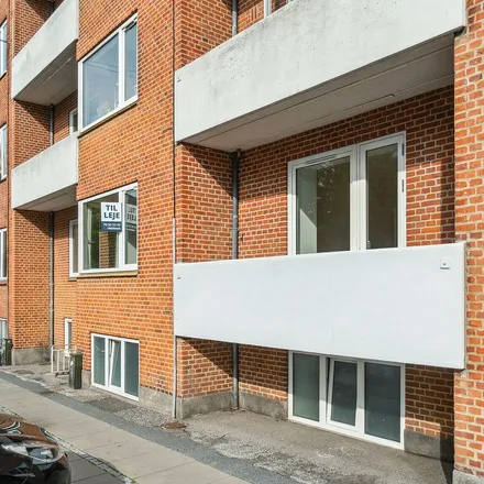 Rent this 3 bed apartment on Langenæs Allé 10 in 8000 Aarhus C, Denmark