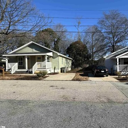 Buy this studio house on 926 Hillhouse Street in Chestnut Hills, Greenville County