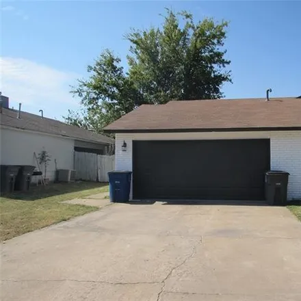 Rent this 3 bed duplex on 4004 South 131st East Avenue in Tulsa, OK 74134