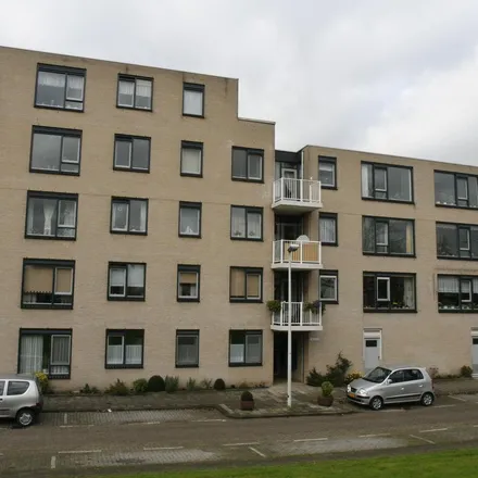 Rent this 2 bed apartment on Ringdijk 181 in 3052 KT Rotterdam, Netherlands