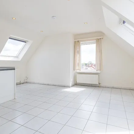 Rent this 1 bed apartment on Antwerpsesteenweg 191 in 9100 Sint-Niklaas, Belgium