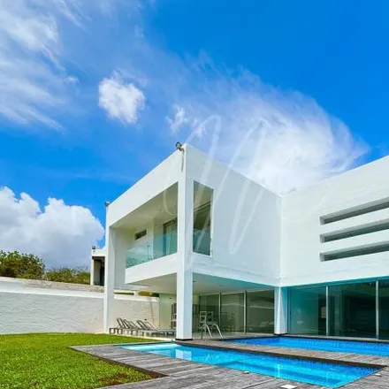 Buy this 3 bed house on Villa Magna Salida Sud in 77560 Cancún, ROO
