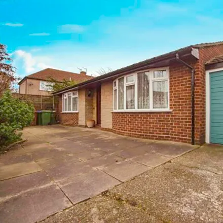 Image 7 - Penshurst Avenue, London, DA15 9EY, United Kingdom - House for sale