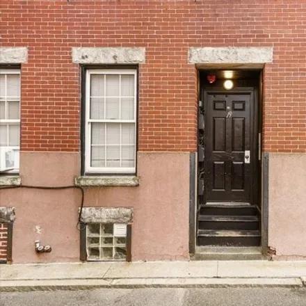Image 2 - 19 Harris Street, Boston, MA 02109, USA - Apartment for rent