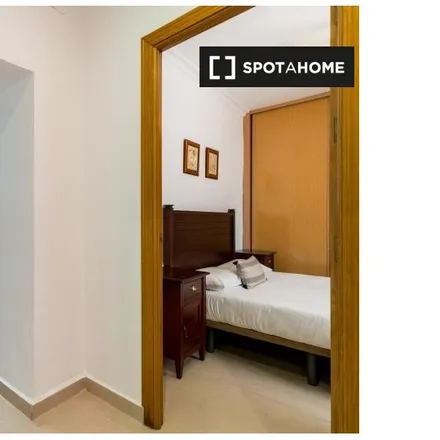 Image 19 - Mapfre, Calle Esperanza de Triana, 55, 41010 Seville, Spain - Apartment for rent