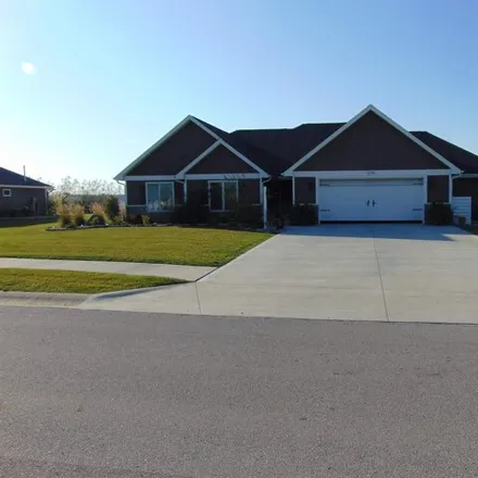 Buy this 5 bed house on 2210 Red Oak Court in Bluffton, IN 46714