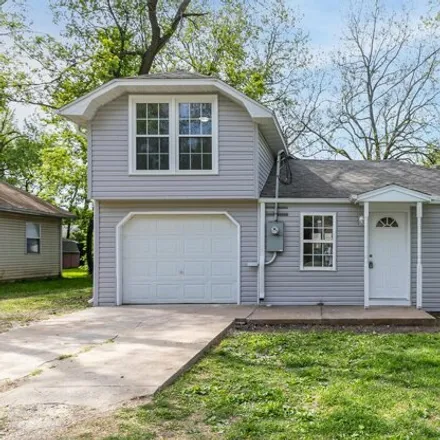 Buy this 3 bed house on 240 East McGee Street in Springfield, MO 65807
