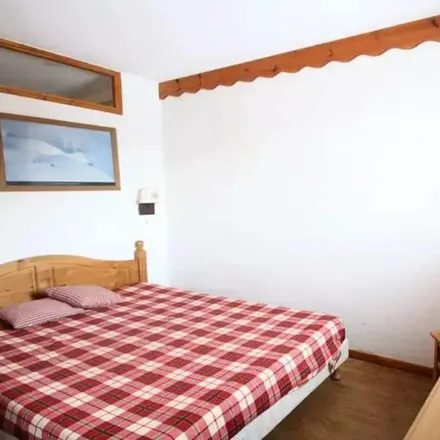 Rent this 3 bed apartment on 05290 Puy-Saint-Vincent