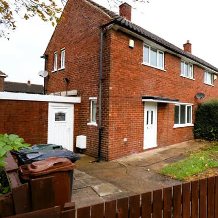 Buy this 3 bed duplex on Beeston Square in Royston, S71 3DW