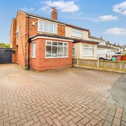 Rent this 3 bed duplex on Amanda Road in St Helens, L35 8PX