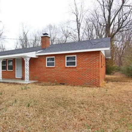 Buy this 4 bed house on 160 Reuben Avenue in Sikeston, MO 63801