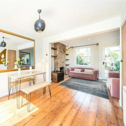 Image 5 - 5 Thorne Passage, London, SW13 0PA, United Kingdom - Townhouse for sale
