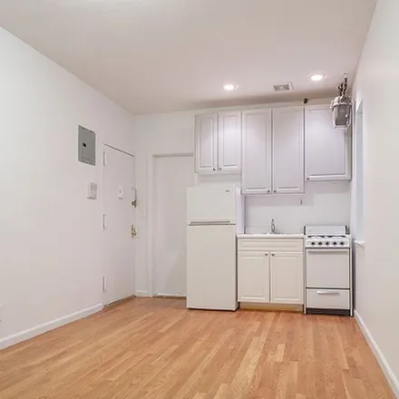 Rent this 1 bed townhouse on 232 East 83rd Street in New York, NY 10028