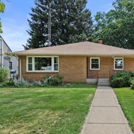 Buy this 2 bed house on 434 N Pine St in Janesville, Wisconsin