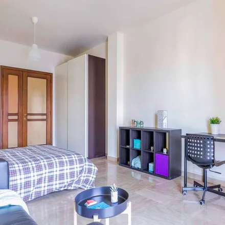 Rent this 3 bed room on Via Felice Mendelssohn in 35132 Padua Province of Padua, Italy