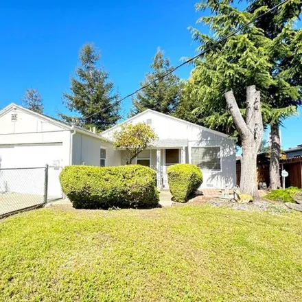 Buy this 2 bed house on 757 8th Avenue in North Fair Oaks, CA 94063
