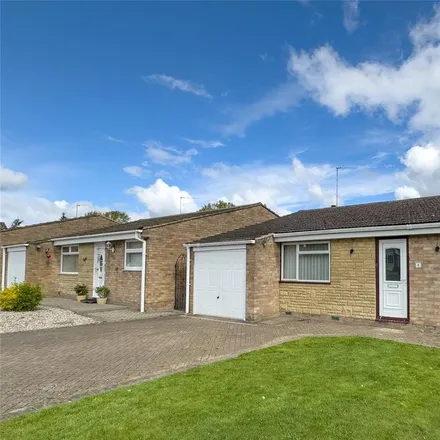 Rent this 3 bed house on Tarrant Avenue in Witney, OX28 1EE