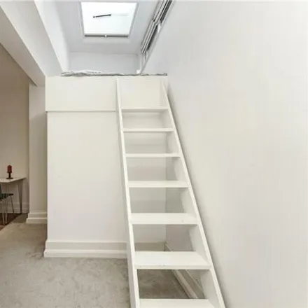 Image 9 - 35 Arundel Gardens, London, W11 2LP, United Kingdom - Apartment for sale