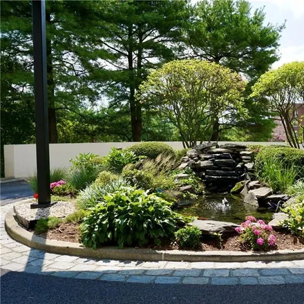 Image 2 - 701 Pelham Road, Rosedale, City of New Rochelle, NY 10805, USA - Condo for sale