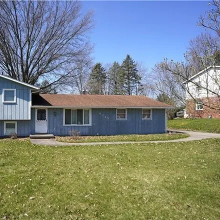 Buy this 3 bed house on 6741 Towpath Avenue Northwest in Canal Fulton, Lawrence Township