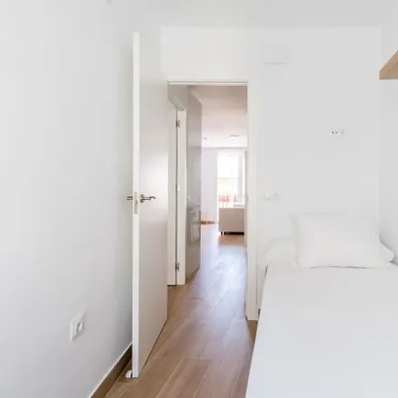 Image 4 - Calle Pureza, 49, 41010 Seville, Spain - Apartment for rent