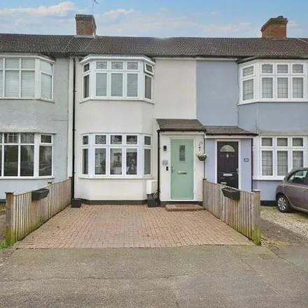 Buy this 3 bed townhouse on Harwood Avenue in London, RM11 2NT