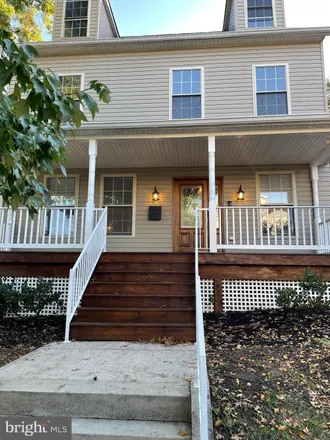 Image 2 - 633 Gorsuch Avenue, Baltimore, MD 21218, USA - House for sale