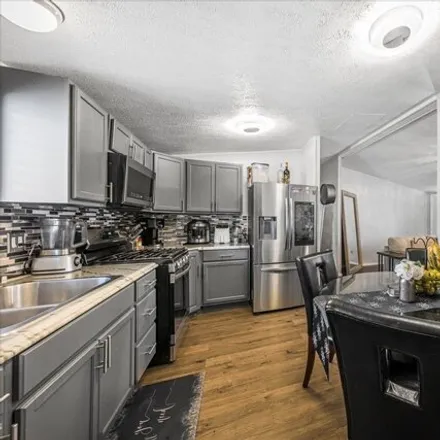Image 3 - 1254 West 400 North, Clearfield, UT 84015, USA - Apartment for sale