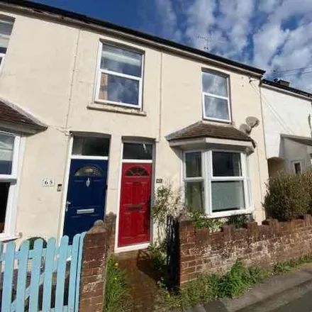 Rent this 3 bed townhouse on Victoria Road in Holybourne, GU34 2DF