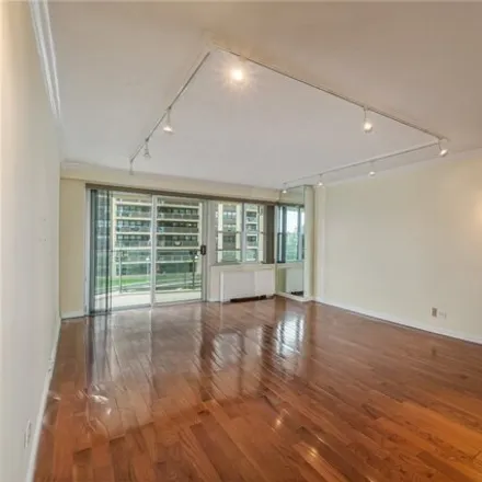 Image 5 - 216-10 17th Avenue, New York, NY 11360, USA - Apartment for sale