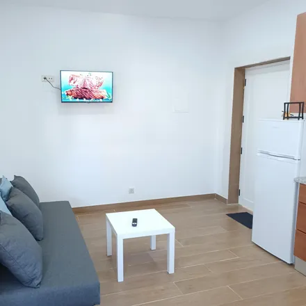Image 2 - Cenatel, Rua da Arada, 4350-104 Porto, Portugal - Apartment for rent