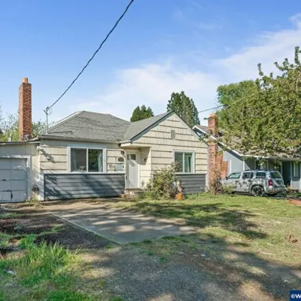 Buy this 3 bed house on 1245 Vista Avenue Southeast in Salem, OR 97302