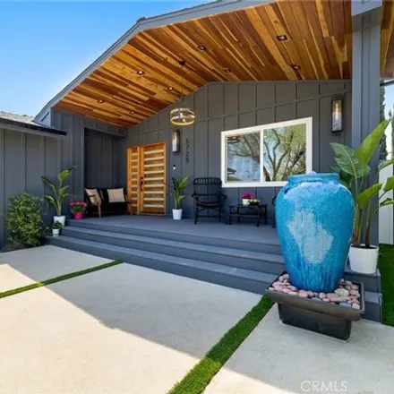 Image 5 - 5729 Norwich Avenue, Los Angeles, CA 91411, USA - House for sale