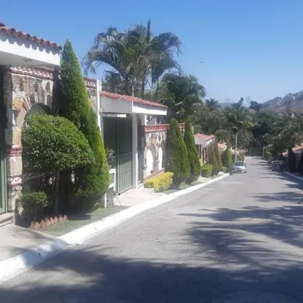 Buy this 4 bed house on Avenida de los Doctores in Hacienda de los Casillas, 62564 Jiutepec