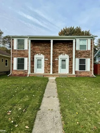 Rent this 3 bed house on 2729 Military Street in South Park, Port Huron
