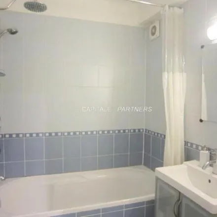 Image 5 - 216 ter Rue de la Croix Nivert, 75015 Paris, France - Apartment for rent